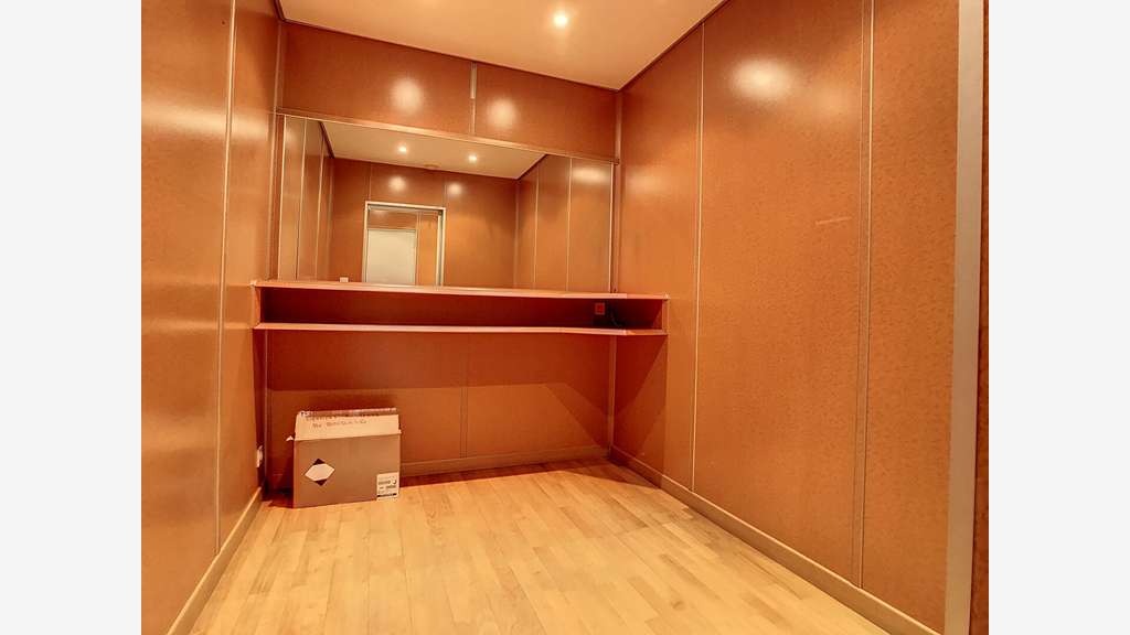 Local professionnel 2 pièces 40m² à Carentoir 