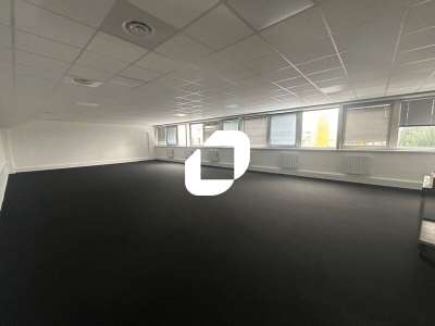A louer Bureaux 456m² Carrieres sur seine