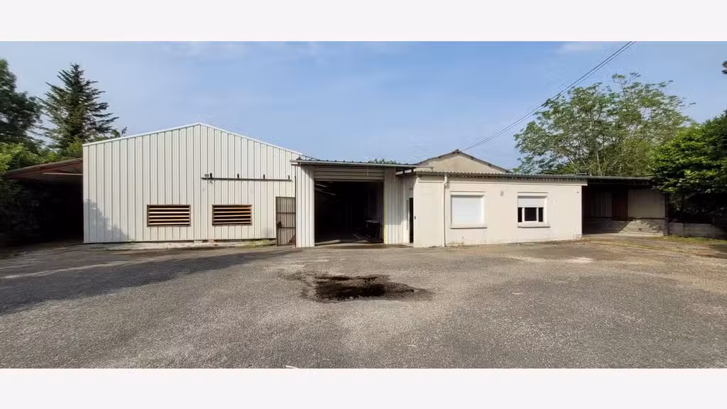 Local 660m² à louer à Caussade prox Montauban Nord