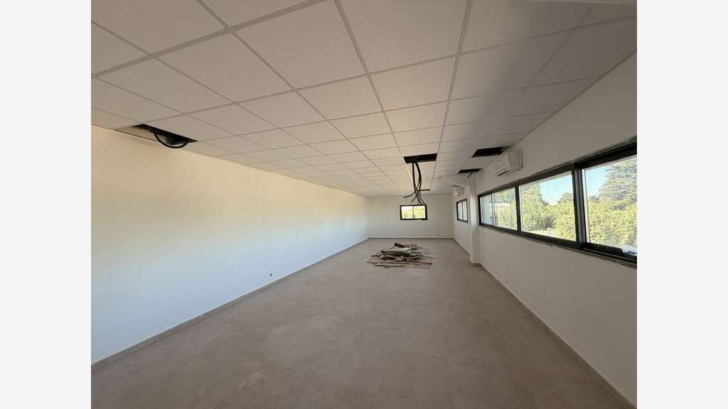 CAVAILLON - BUREAUX à louer