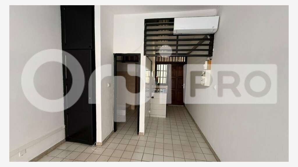 A louer local commercial de 33m² en RDC à Cayenne