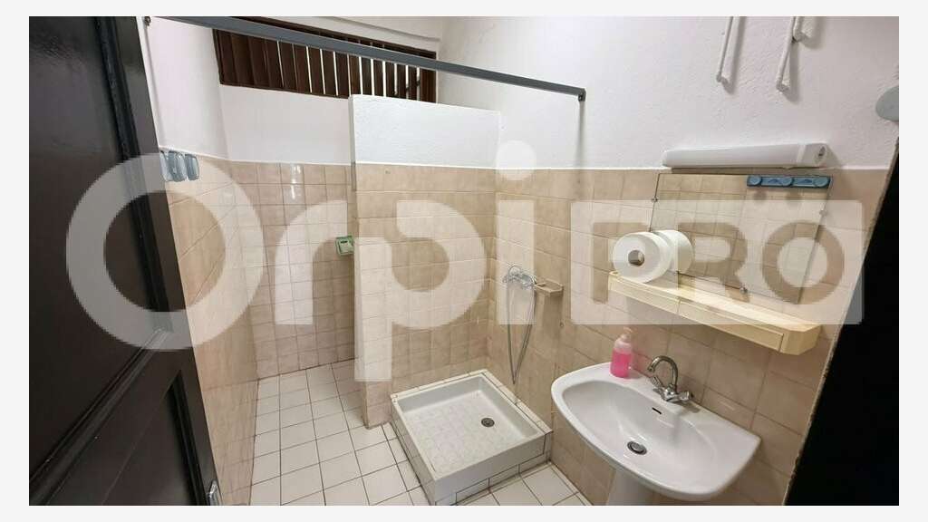 A louer local commercial de 33m² en RDC à Cayenne