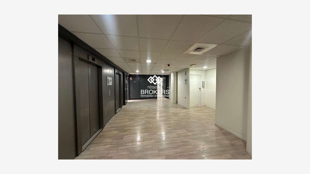 A louer bureau 117m² R+3 à Cergy Trois Fontaines