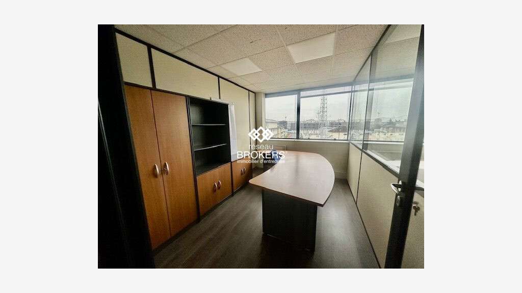 A louer bureau 117m² R+3 à Cergy Trois Fontaines