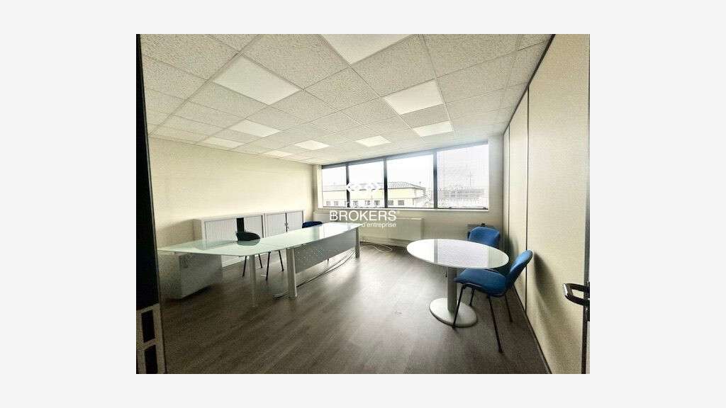 A louer bureau 117m² R+3 à Cergy Trois Fontaines