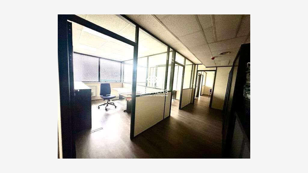 A louer bureau 117m² R+3 à Cergy Trois Fontaines