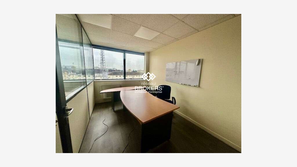 A louer bureau 117m² R+3 à Cergy Trois Fontaines