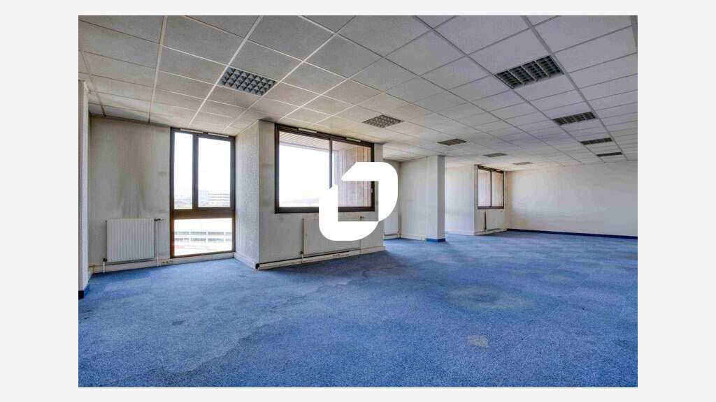 A louer Bureaux 1772m² Cergy