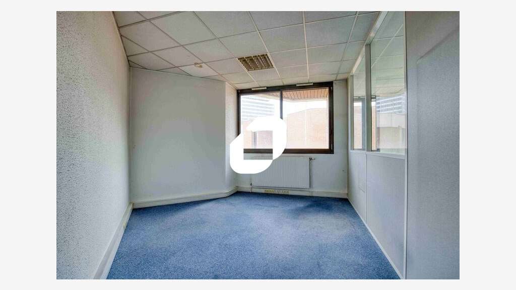 A louer Bureaux 1772m² Cergy