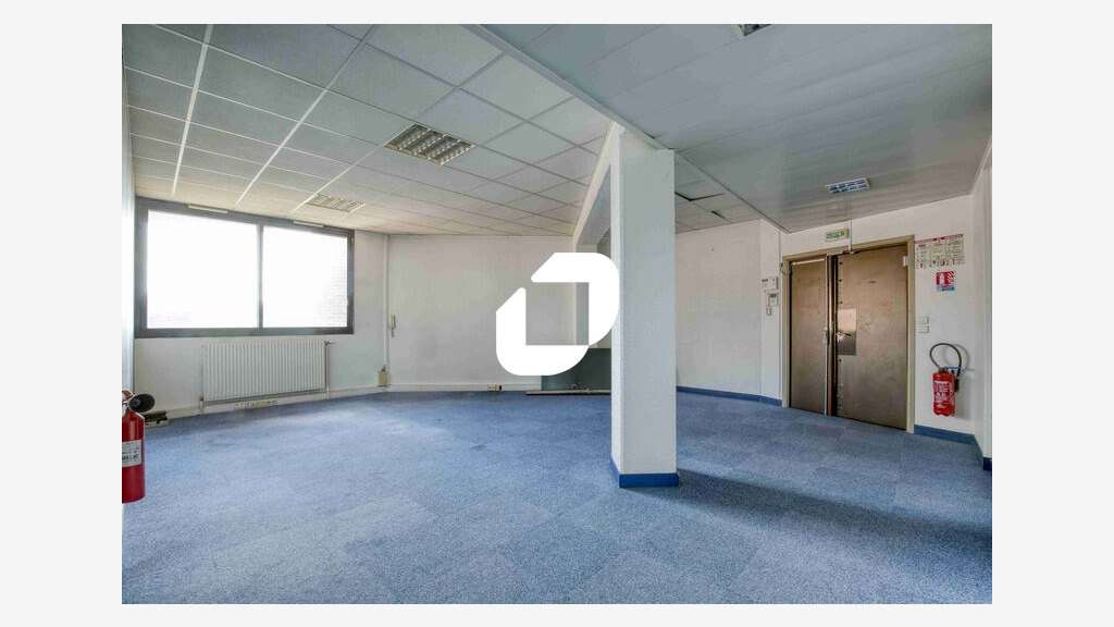 A louer Bureaux 1772m² Cergy