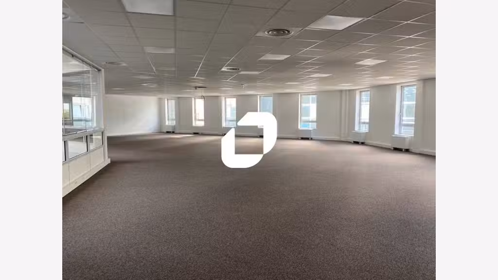 A louer Bureaux 3176m² Cergy