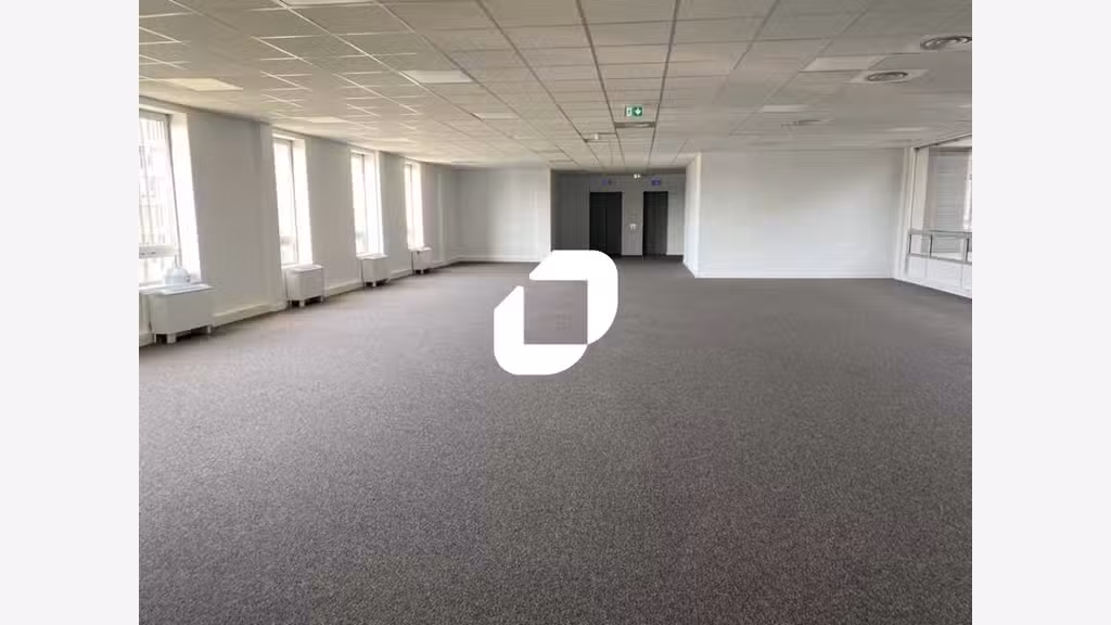 A louer Bureaux 3176m² Cergy