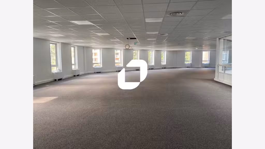 A louer Bureaux 3176m² Cergy