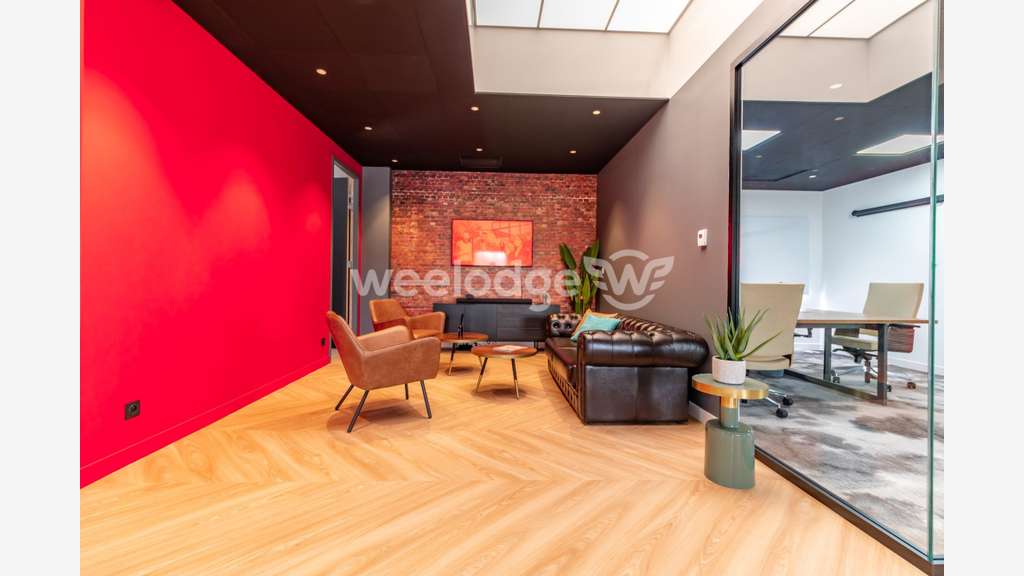 Bureaux 15m² rénovés et meublés à louer à Cergy