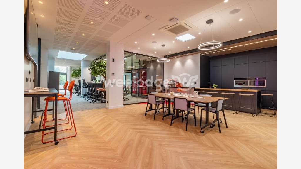 A louer magnifiques bureaux 430m² à Osny