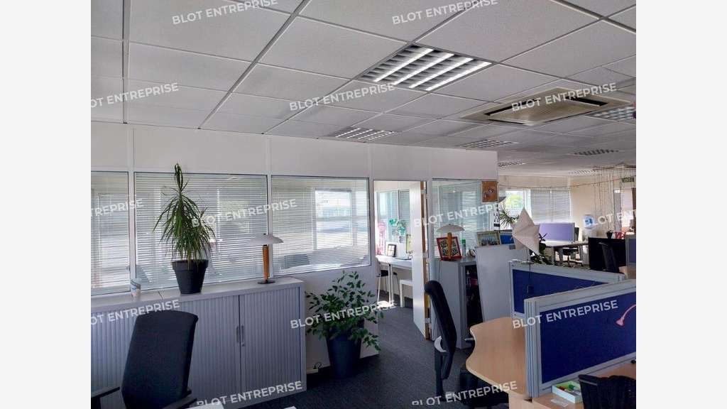 Loue bureaux 300m² à Cesson-Sevigne ZAC Peupliers