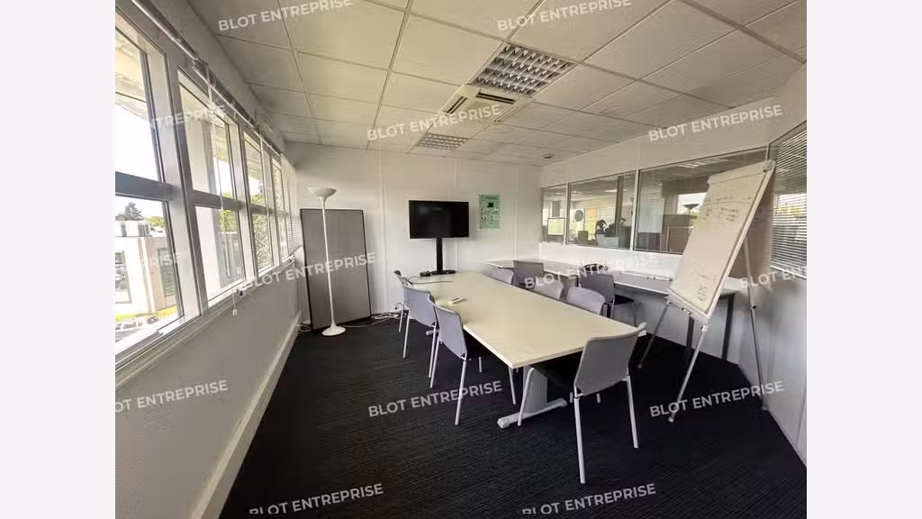 Loue bureaux 300m² à Cesson-Sevigne ZAC Peupliers