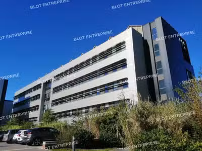 A louer bureaux de 551m² à Cesson-Sevigne Viasilva