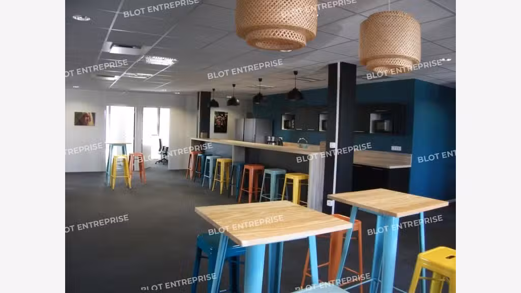 A LOUER - BUREAUX 551 m² - CESSON-SEVIGNE