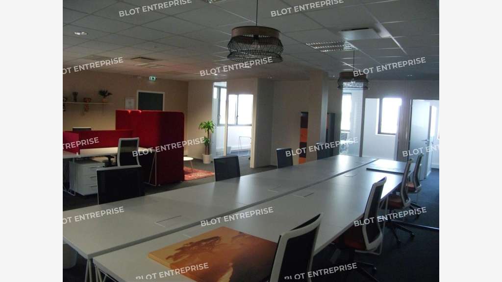 A LOUER - BUREAUX 551 m² - CESSON-SEVIGNE