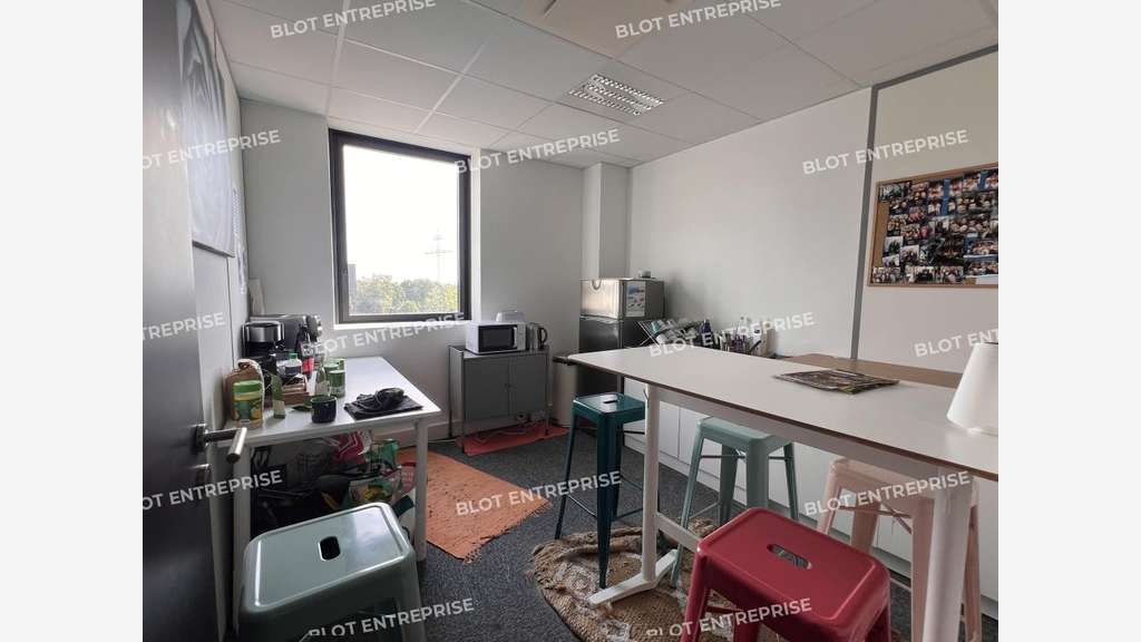 A LOUER - BUREAUX 481 m² - CESSON-SEVIGNE