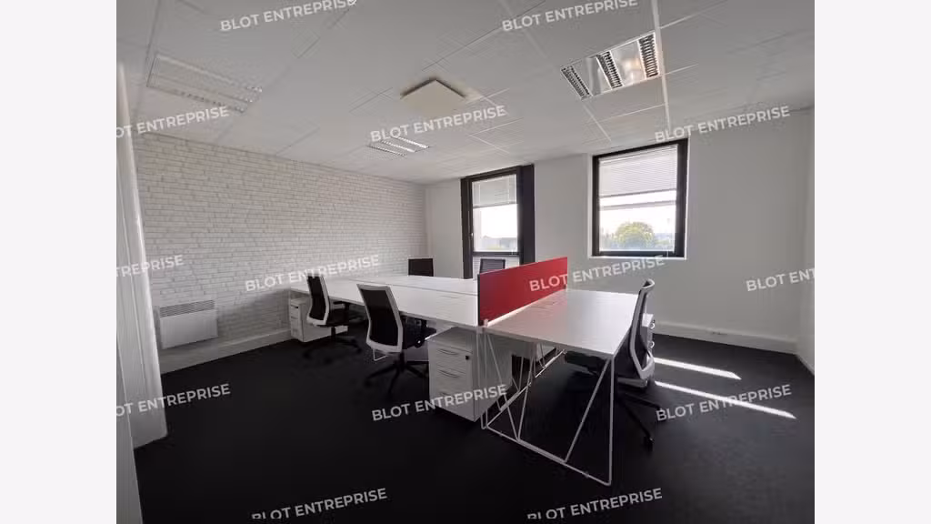A louer bureaux de 1288m² Cesson-Sevigne Viasilva