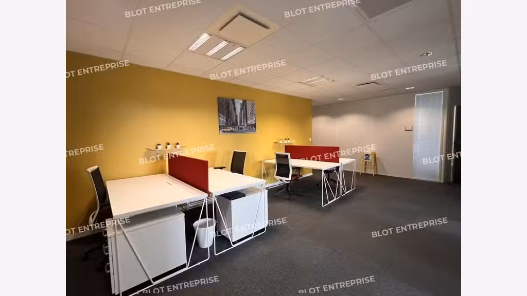 A louer bureaux de 1288m² Cesson-Sevigne Viasilva