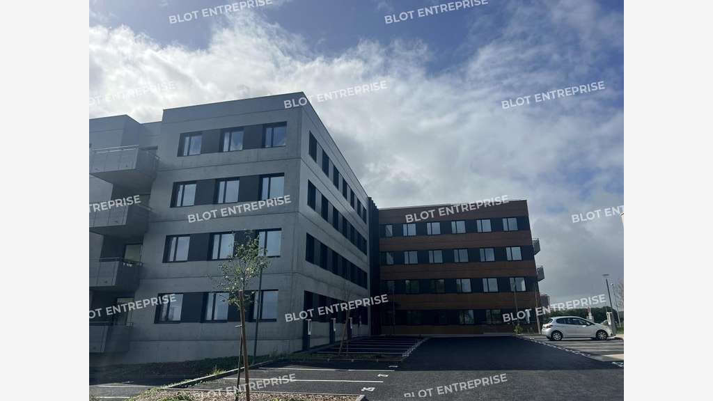 A louer bureaux de 703m² en R+3 à la Chataigneraie
