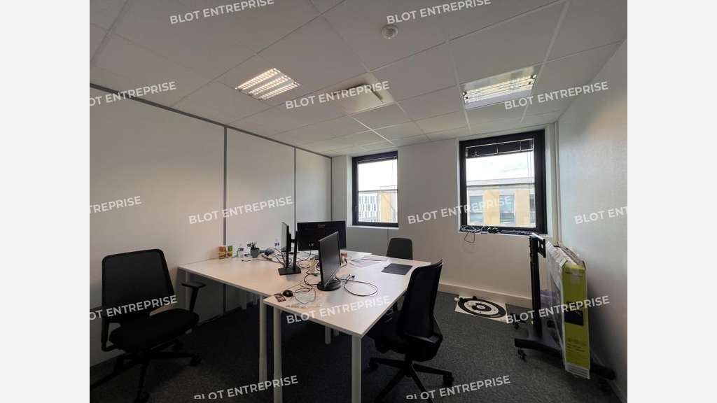 A louer bureaux de 211m² à Cesson-Sevigné