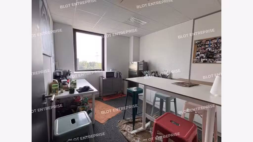 A louer bureaux de 211m² à Cesson-Sevigné