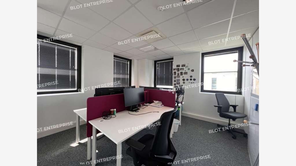 A louer bureaux de 211m² à Cesson-Sevigné
