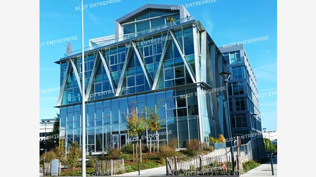 A louer bureaux de 1 790m² à Cesson-Sevigné