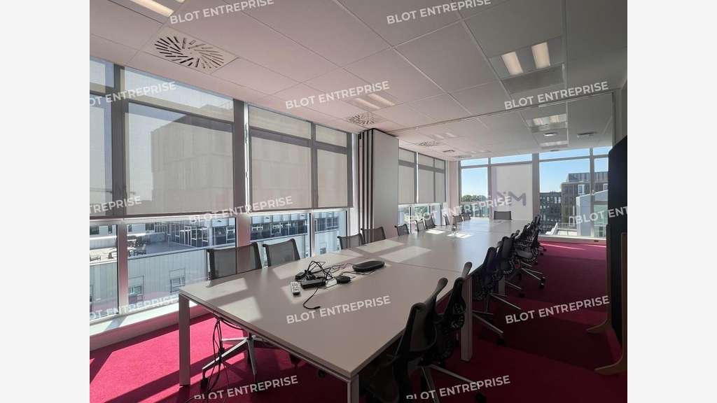 A louer bureaux de 1 790m² à Cesson-Sevigné