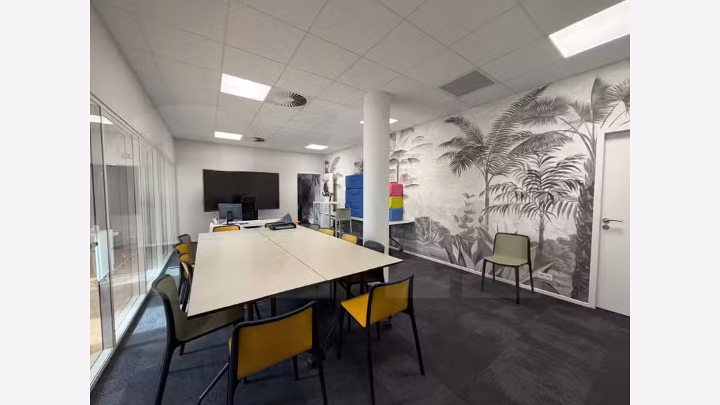 Bureaux aménagés cloisonnés ERP5 Via Silva Cesson