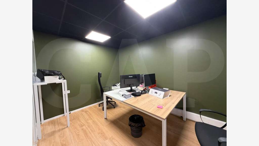 Bureaux aménagés cloisonnés ERP5 Via Silva Cesson