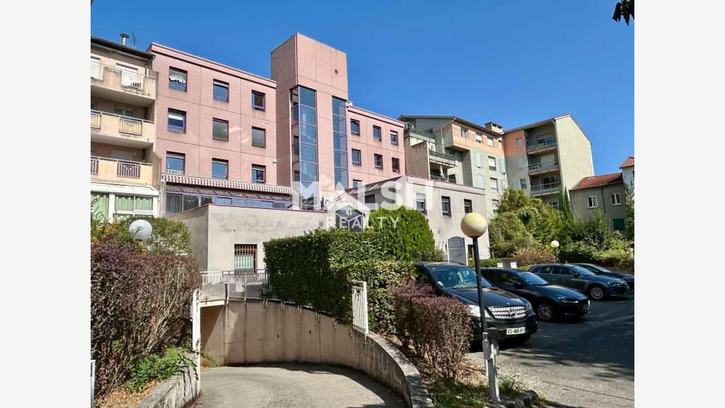 A louer bureaux 350m² à partir 150m² à Champagne