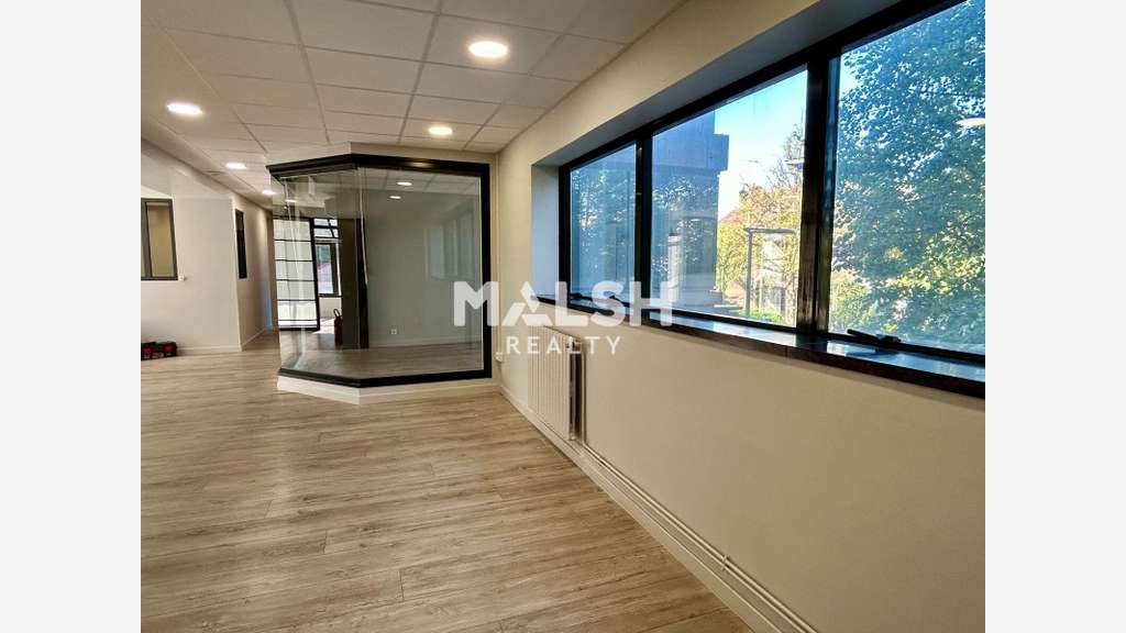 A louer bureaux 350m² à partir 150m² à Champagne