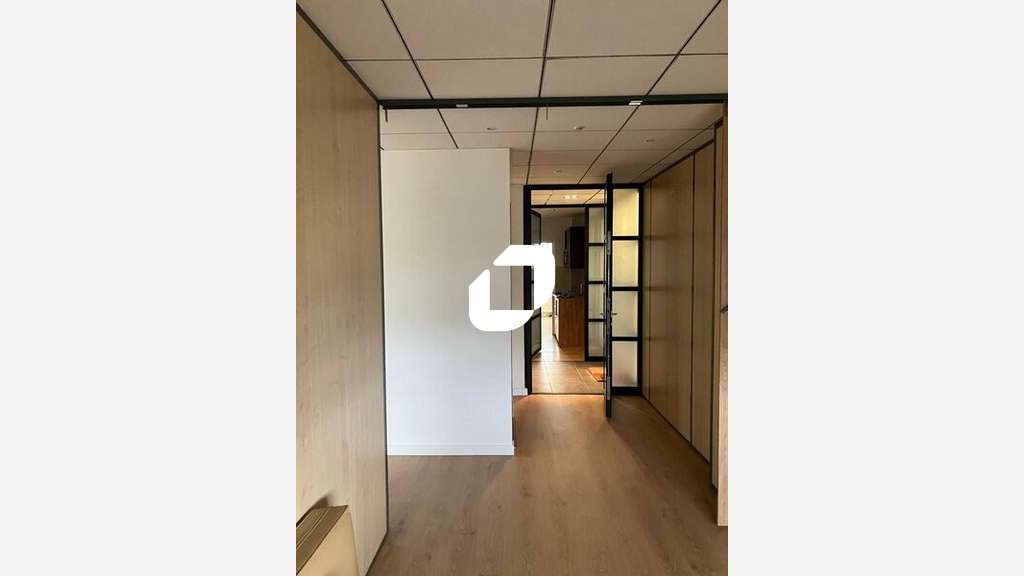 A louer Bureaux 261m² Champagne au mont d'or