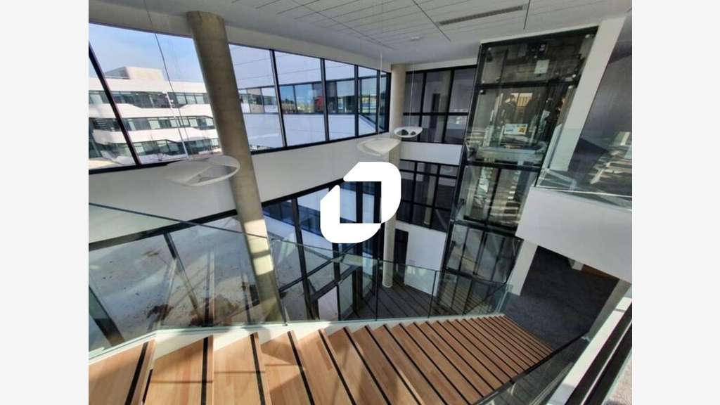 A louer Bureaux 2210m² Champagne au mont d'or