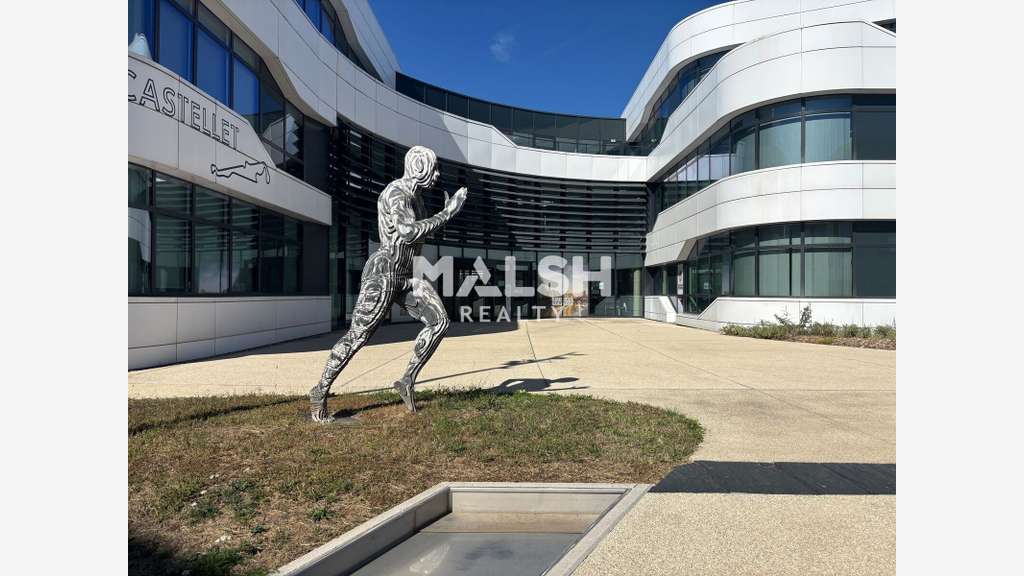 CHAMPAGNE-AU-MONT-D'OR - Bureaux de 243 m² - A LOU