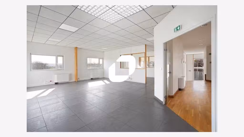 A louer Bureaux 580m² Champlan