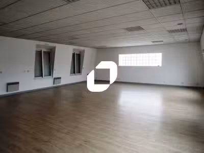 A louer Bureaux 92m² Champs sur marne