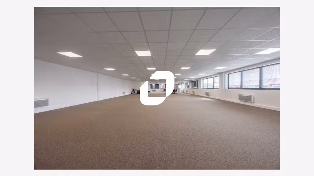 A louer Bureaux 300m² Chanteloup en brie