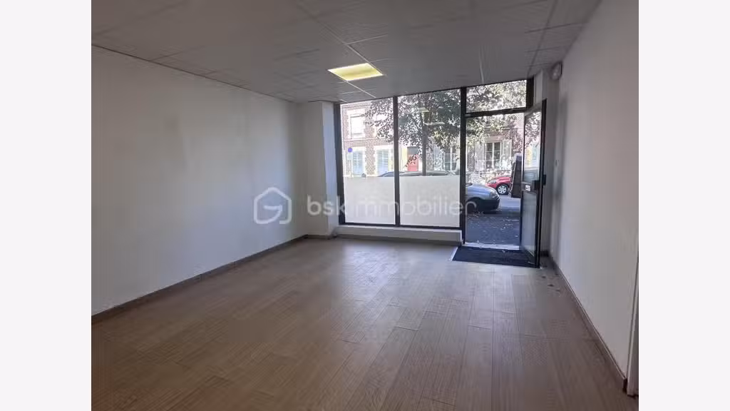 À LOUER - BUREAUX PROFESSIONNELS - 77 M² - C