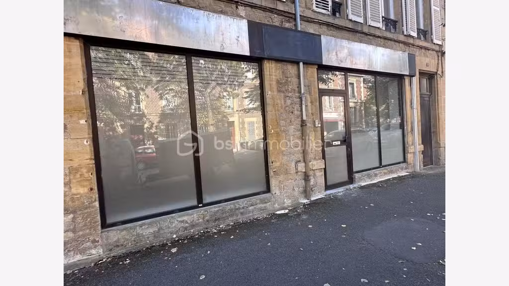 À LOUER - BUREAUX PROFESSIONNELS - 77 M² - C
