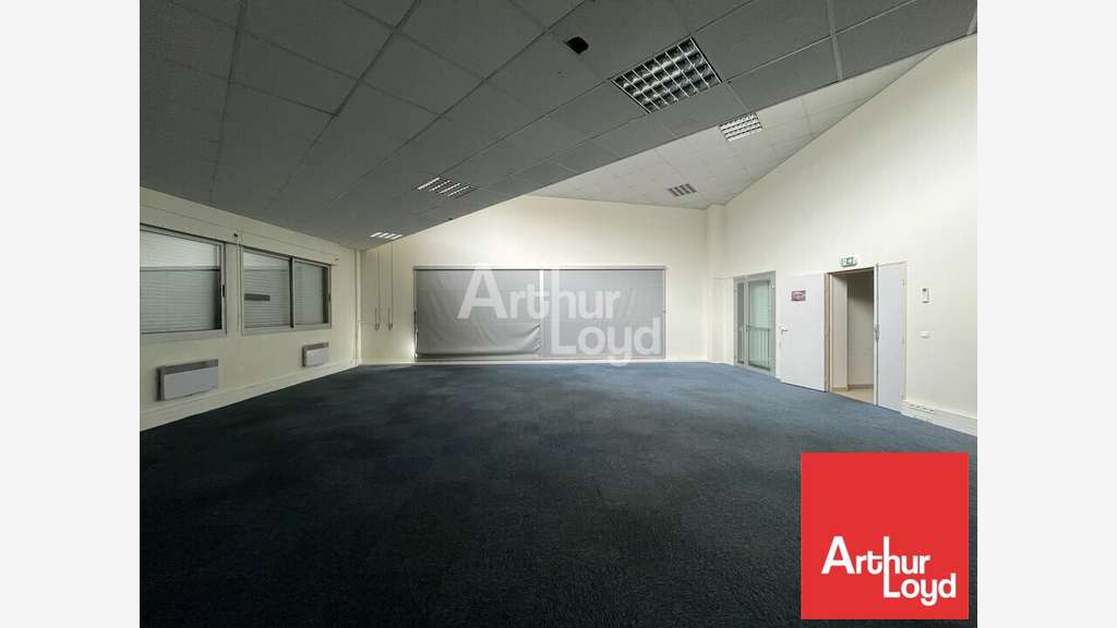 A louer bureaux de 275m² zone Mendes France Niort