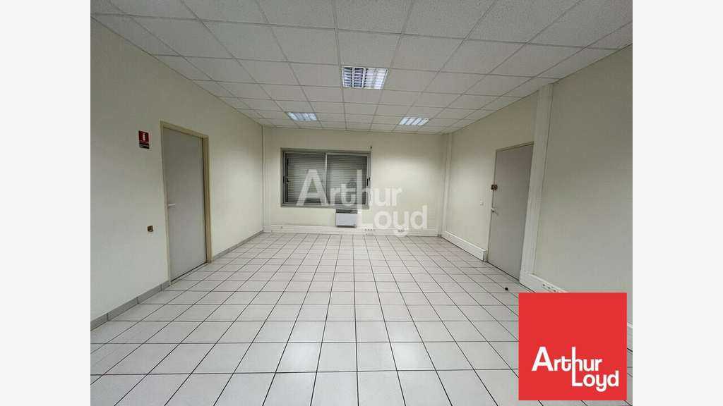 A louer bureaux de 275m² zone Mendes France Niort