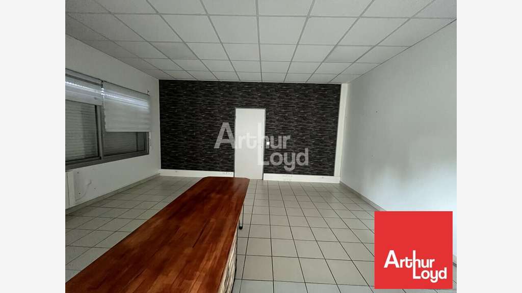 A louer bureaux de 275m² zone Mendes France Niort