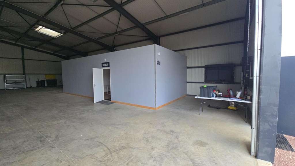 28500 CHERISY - Local d'activité 400 m2-Parcelle 
