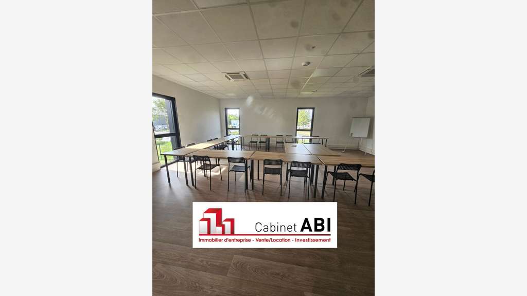 A louer bureaux 150m² en excellent état à Cholet